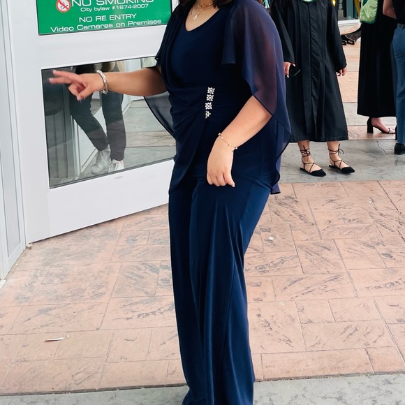 Champagne dress ; Dark blue coloured with those Clear Stone patch ; - Picture 7 of 12